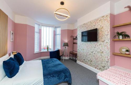 Bare Apartment | Beachfront Apartment: 3 Bedrooms, Ocean View & Pet Friendly