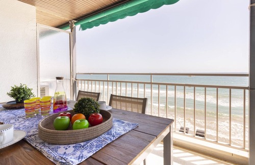 La Pineda Apartment | Spacious Apartment La Pineda for 6 with Family-Friendly Amenities