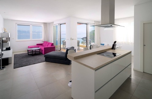 Slatine Apartment | Ocean View Apartment Lemonade IV - Rated 10/10 by Guests