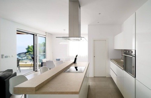 Slatine Apartment | Ocean View Apartment Lemonade IV - Rated 10/10 by Guests