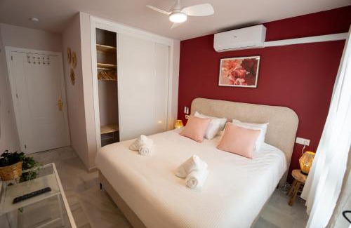 Puerto de la Duquesa Apartment | Beachfront Apartment with Rooftop Terrace - Manilva - La Duquesa