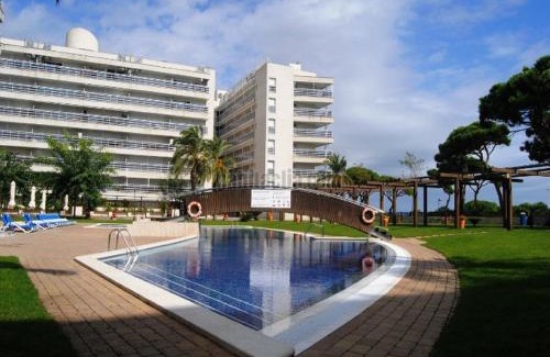 Blanes Apartment | Discover S'Abanell Central Park: Pet-Friendly Retreat with Pool