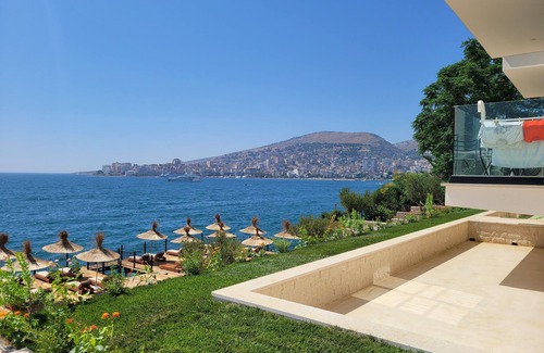 Qafe e Gjashtes Apartment | Beachfront Apartments with Private Balcony and Ocean Views