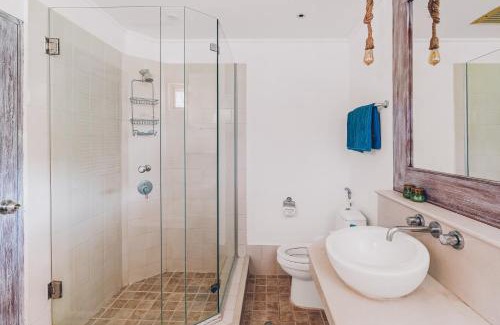 Moo 5 Villa | Experience Samui Art Villa: 5-Star Beachfront Oasis