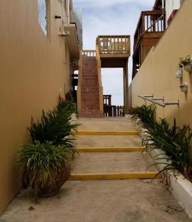 Bajura Apartment | Beachfront at Shacks 2 bdrms apt with deck