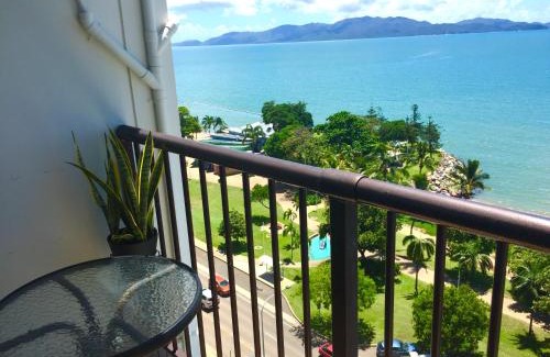 North Ward Apartment | Beachfront Balcony Retreat with Ocean View & Pool Access