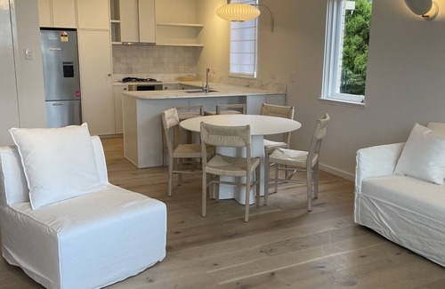 Mosman Apartment | Beachfront Balmoral Bliss: Designer Oceanview Retreat
