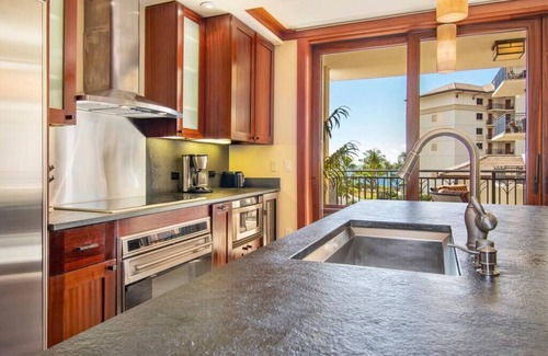 Ko Olina Condo | Top-Rated Beachfront Villas at Ko Olina with Spa & Kitchen