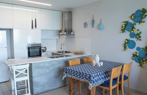Netanya Apartment | Beachfront Bliss. 3 bedroom. Privacy
