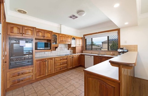 Aldinga Beach House | Unwind at Beachfront Bliss - Aldinga Beach House Awaits