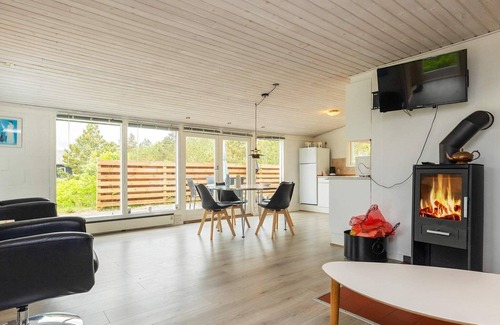 Aalbaek House | Idyllic 4-Person Holiday Home with Oceanfront Views
