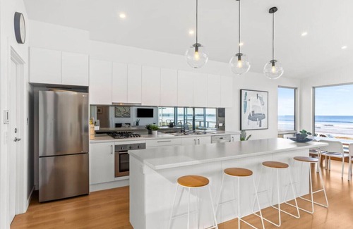 Middleton House | Beachfront Bliss in Middleton