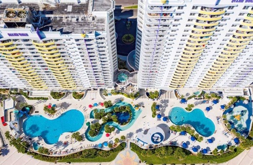 Daytona Beach Apartment | Experience Beachfront Bliss at Ocean Walk Resort Today!