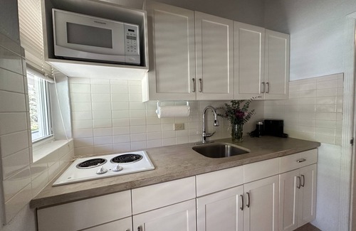 East End Condo | Beachfront Escape: Cozy 1-Bed Apartment at Lambert Beach