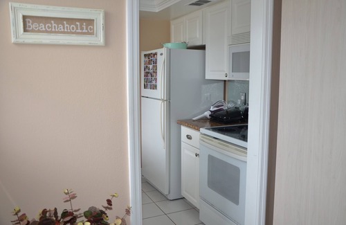 Venice Condo | Beachfront Bliss: Top-Rated Gulf Coast Getaway Awaits