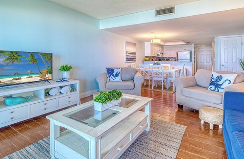Independence Square House | Beachfront Getaway: Newly Updated Townhouse with Ocean Views
