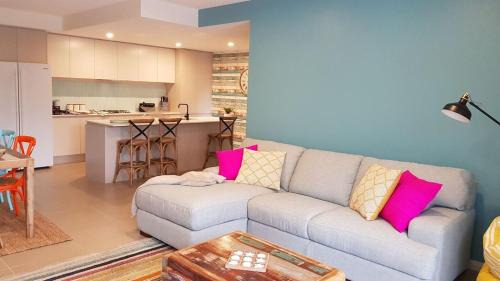 Huskisson Apartment | Oceanfront Escape at Beachfront Boogaloo - 4 Star Rated