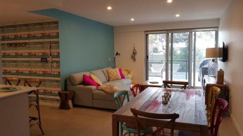 Huskisson Apartment | Oceanfront Escape at Beachfront Boogaloo - 4 Star Rated
