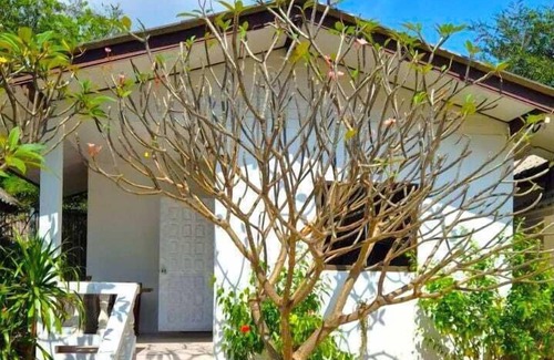 Maret House | Beachfront Bungalow Coconut: A Family Stay in Koh Samui