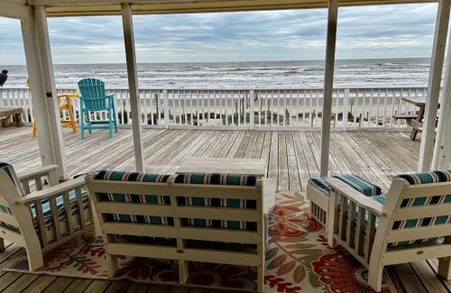 Bermuda Beach House | Experience Bermuda Sunrise with Oceanfront Family Comfort