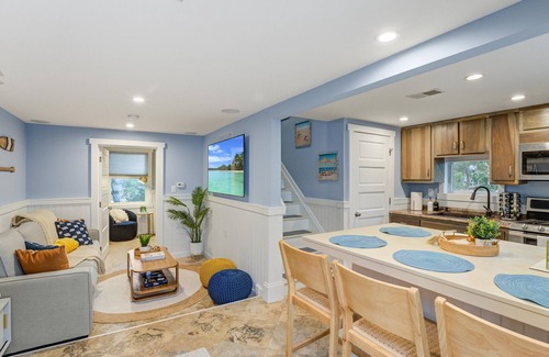 Sea Bright House | Serene Beachfront Bungalow with Private Beach Access