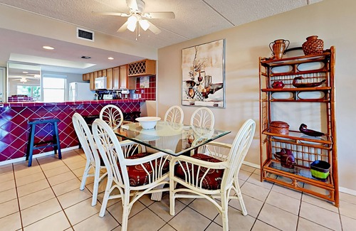 South Padre Island Condo | Beachfront Condo with Balcony Views, Pool & Hot Tub
