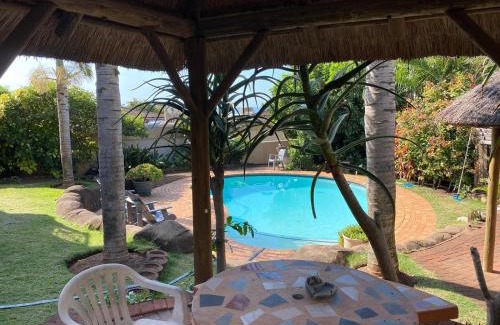Kingsburgh Apartment | Beachfront Cabanas: 4-Star Stay with Ocean Views & Pool
