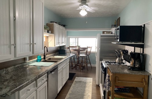 Huron House | Beachfront Bliss: Cedar Point, Fishing & Family Fun Awaits!