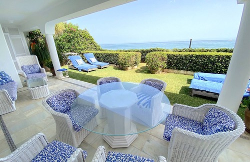 Golden Mile Villa | Beachfront Retreat: Quiet Oasis with Pool and Ocean Views