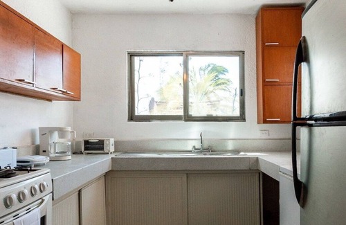 Chicxulub Puerto House | Beachfront Coastal Retreat with private pool & terrace / Villa Tajota