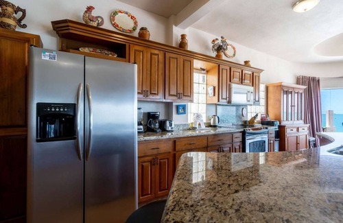 Villas de Las Palmas House | Beachfront Condo with Spa and Kitchen in San Felipe