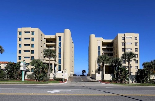 Ormond Shores Condo | Beachfront Condo in Ormond Beach - Perfect for Daytona 500