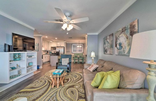 Port Aransas Condo | Pet-Friendly Port Aransas Condo with Pool & Ocean Views