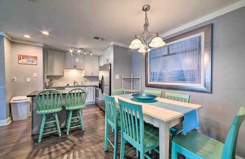 Port Aransas Condo | Pet-Friendly Port Aransas Condo with Pool & Ocean Views