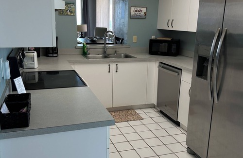 Palm Coast Condo | Beachfront Condo with Panoramic Ocean Views & Pools
