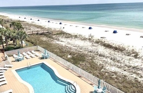 Ono Island Condo | Beachfront Condo with Ocean View and Pool Access
