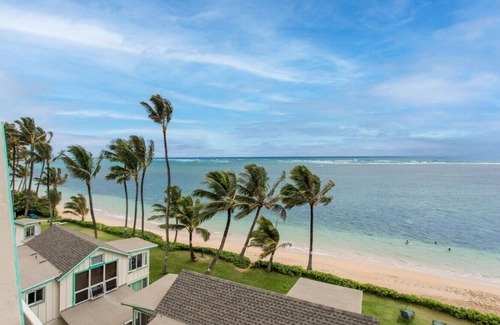 Punaluu Condo | Oceanfront Condo with Breathtaking Views & Pool Access