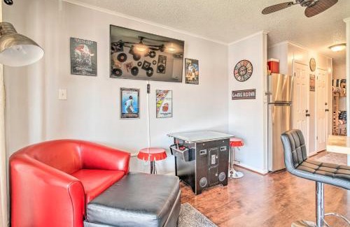 North Beach Apartment | Beachfront Corpus Christi Condo with Pool and Arcade Fun!