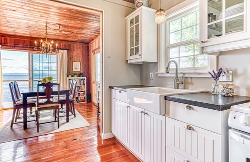 Point Roberts House | Experience a Beachfront Cottage with Ocean Views & Games