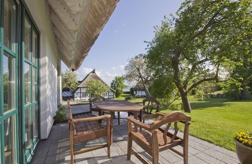 Neuendorf House | Seaside Retreat: Gutshof Ostseeblick with Private Beach Access