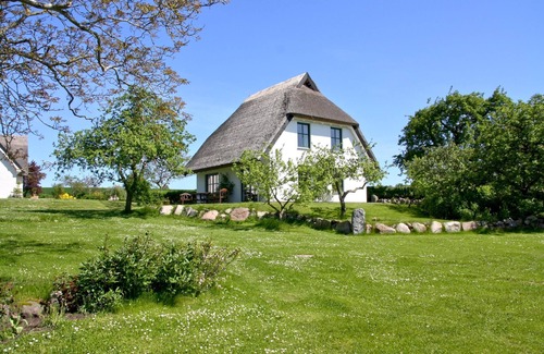 Neuendorf House | Seaside Retreat: Gutshof Ostseeblick with Private Beach Access