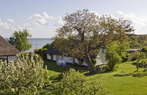 Neuendorf Apartment | Beachfront Retreat with Private Bathing Area - Gutshof Ostseeblick