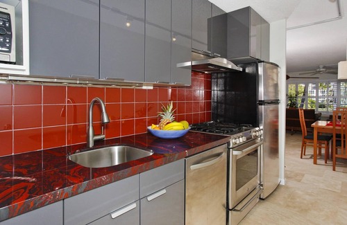 Diamond Head - Kapahulu - St. Louis Condo | Oceanfront Bliss with Diamond Head Views in Waikiki