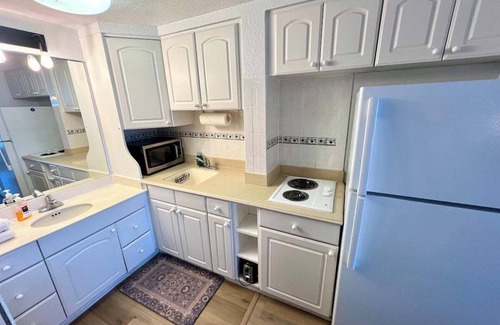 Ortona Park Condo | Beachfront – Direct Ocean View - 2 Queen Beds