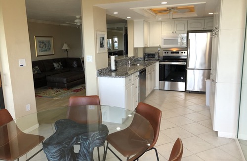 Vanderbilt Beach Condo | Beachfront Naples Gulf Retreat with Pool and Tennis Access