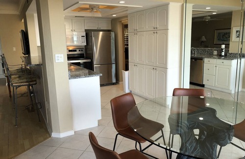 Vanderbilt Beach Condo | Beachfront Naples Gulf Retreat with Pool and Tennis Access