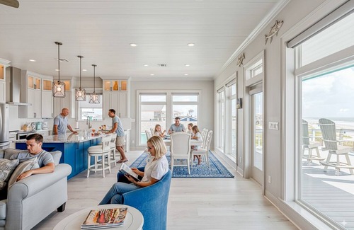 Spanish Grant House | Beachfront Dream Home Upscale Views 2 Kings