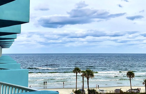 Daytona Beach Resort | Beachfront Escape