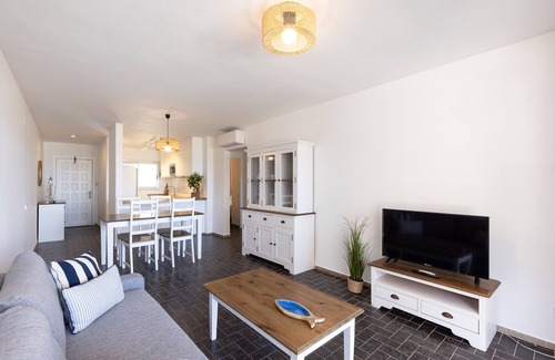 Vilafortuny Apartment | Family-Friendly Beachfront Apartment in Cambrils - UHC DMS V