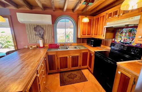 Deadmans Cay House | Family Beachfront Retreat Steps from a Secluded Paradise